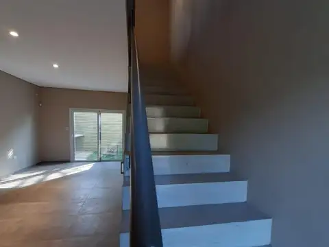 Depto Tipo Casa en Alquiler en Posadas, $ 650.000