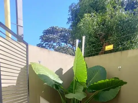 Depto Tipo Casa en Alquiler al Este
