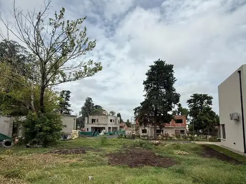 LOTE EN BARRIO CON PORTÓN BELLA VISTA