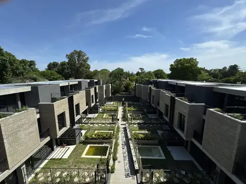 VENTA CASA DE 2 DORMITORIOS CON TERRAZA EXCLUSIVA FISHERTON