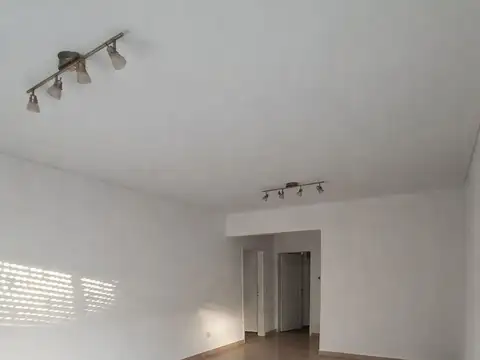 Depto Tipo Casa en Alquiler de 2 ambientes