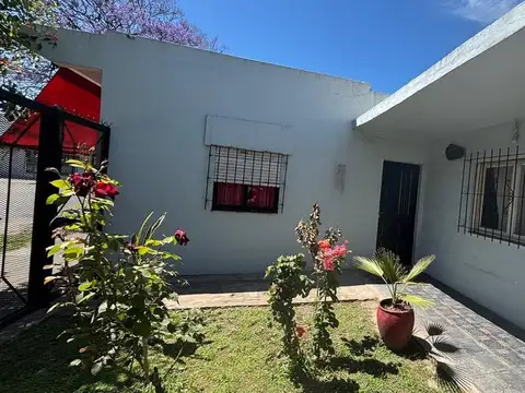 VENTA CASA CON DPTO Y LOCAL EN MERLO