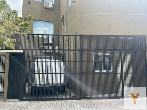 PH en venta - 1 Dormitorio 1 Baño - Cochera - 40mts2 - Floresta