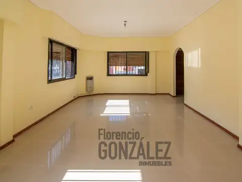 Depto Tipo Casa 4 ambientes con 2 baños
