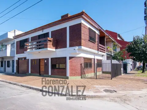 VENTA PH LOMAS DEL MIRADOR PB 4 AMB. 2 COCHERAS