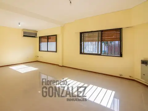 VENTA PH LOMAS DEL MIRADOR PB 4 AMB. 2 COCHERAS