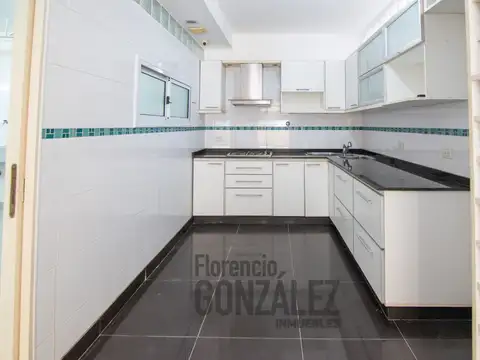 Depto Tipo Casa en Venta con 2 cocheras