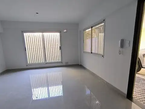 Departamento en Alquiler en Luis Agote, $ 420.000