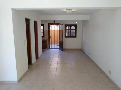 Depto Tipo Casa en Venta en Centro, USD 120.000