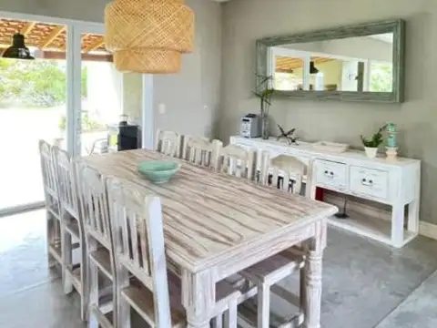 Casa 5 ambientes con 3 baños