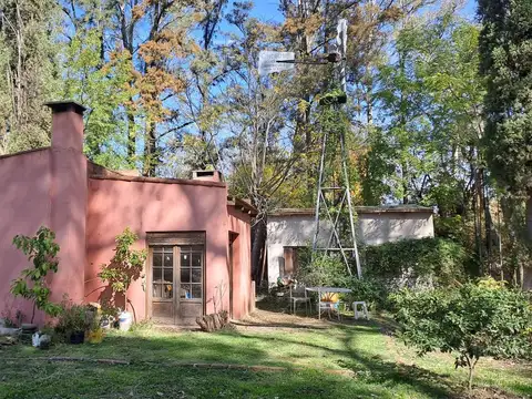 LDO. Venta. Casa de campo de 2 amb mas segunda construcción de 1 amb sobre lote de 4631m2. Apta Crédito