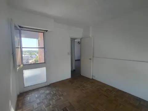 Peron 1100, Piso 9º