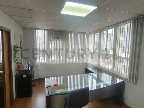 Oficina en Alquiler en Monserrat, USD 1.100