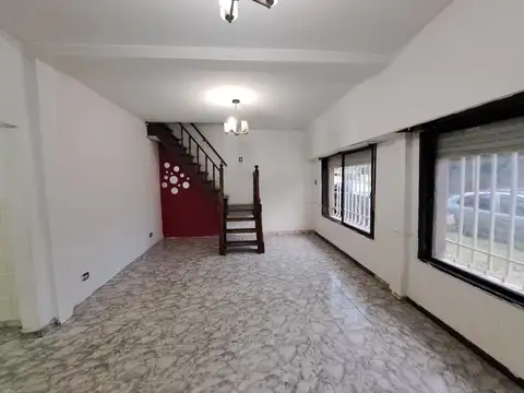 Depto Tipo Casa en Venta de 4 ambientes
