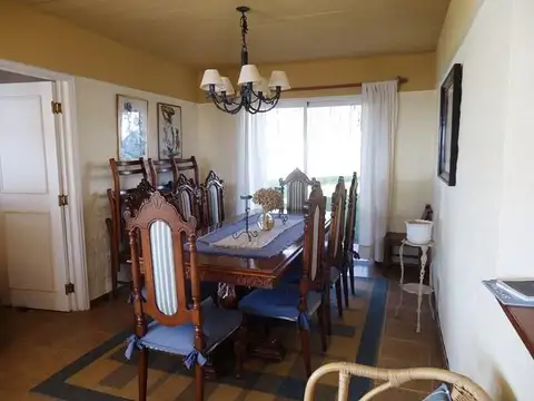 Casa 5 ambientes con 3 baños