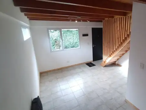 Depto Tipo Casa 2 ambientes con 1 baño