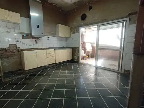 DEPTO 3 AMB PISO VENTA SANTOS LUGARES A RECICLAR