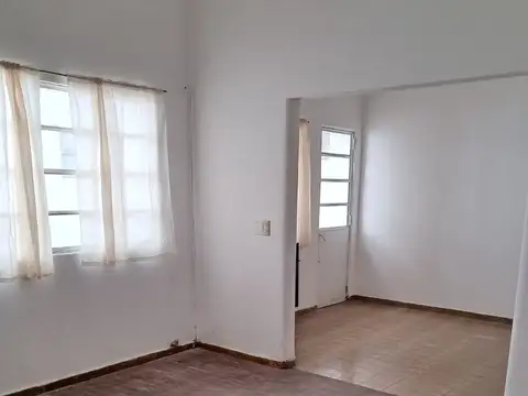 CASA EN VENTA EN PERGAMINO A REFACCIONAR 