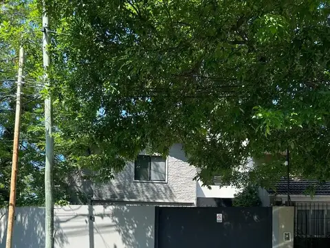 Oficina 5 ambientes con 2 baños