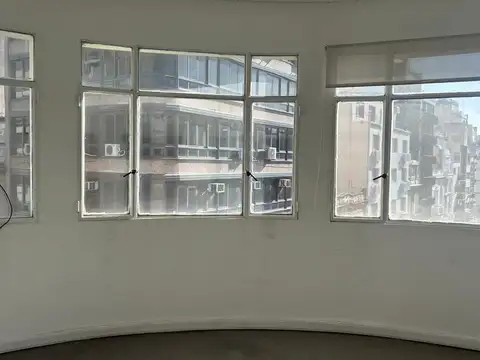Oficina en venta. 8 ambientes. Monserrat. En esquina