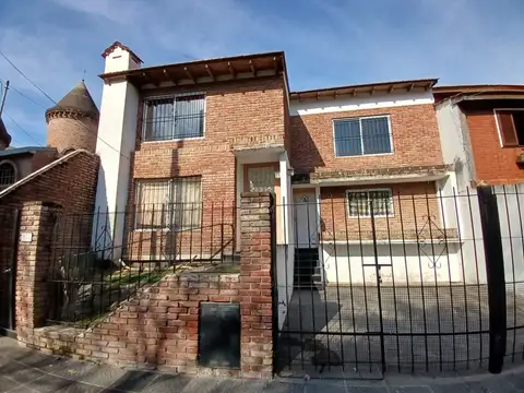 VENTA CASA PALOMAR 6 AMBIENTES