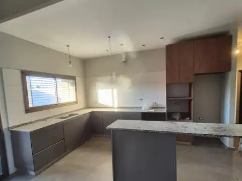 CASAS - CASA - ZONA OESTE, RIVADAVIA