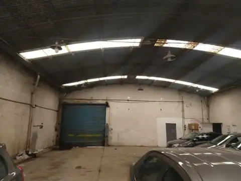 Galpon en Alquiler 17  mts Frente