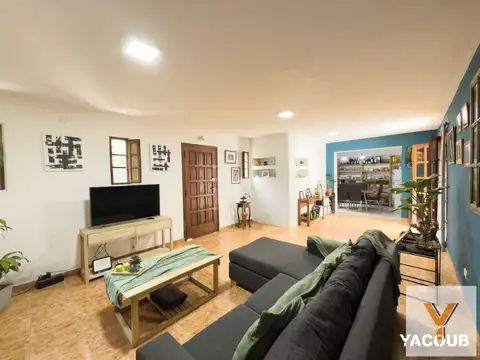 Casa en Venta - 4 Dormitorios 2 Baños - 400mts2 - La Plata-Villa Elisa.