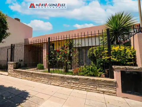 Casa de  3 ambientes en venta Ramos Mejía