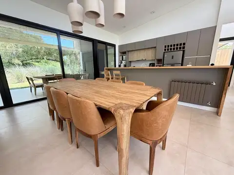 Casa en Venta en San Lorenzo, USD 350.000