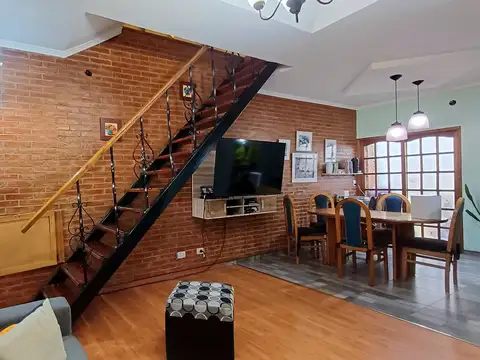 Depto Tipo Casa en Venta 26 años