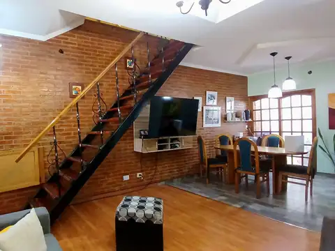 Depto Tipo Casa en Venta de 4 ambientes