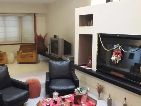 Casa en Venta en Villa Luzuriaga, USD 600.000