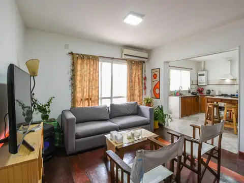 Casa 5 ambientes con 2 baños