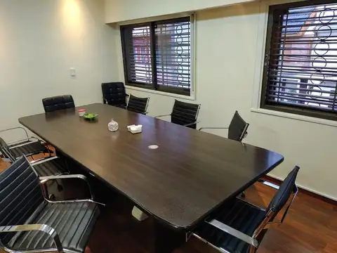 Oficina 5 ambientes con 2 baños