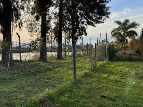 VENTA LOTE C/VISTA AL CANAL EN SAN ISIDRO LABRADOR