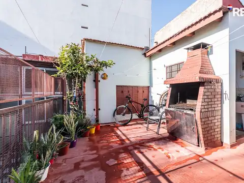 Casa 5 ambientes con 2 baños