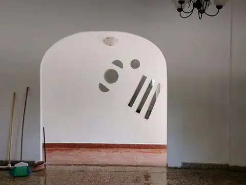 Casa en alquiler 3 ambientes con terraza y espacio multifunción en Merlo