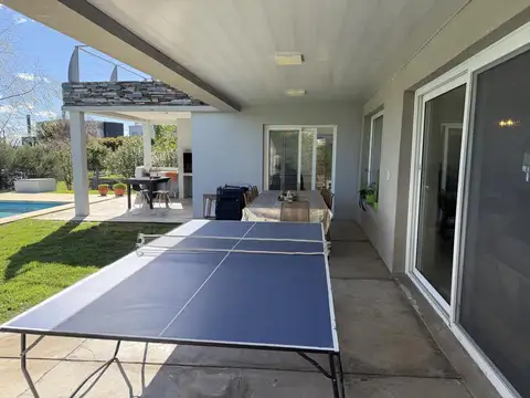 Casa en Alquiler en El Cantón - Barrio Islas, USD 2.500