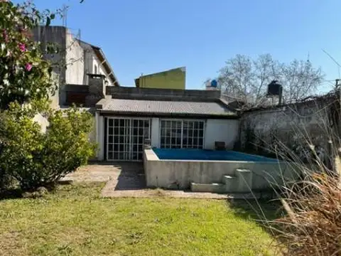 Casa en venta - 3 Dormitorios 2 Baños - Local - 370Mts2  San Vicente