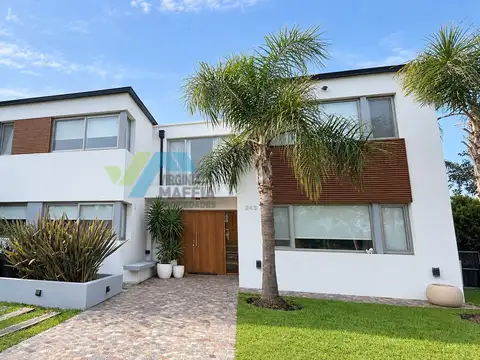 Casa  en Venta en Los Jazmines, Pilar del Este, Pilar