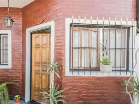 PH tipo dúplex 3 ambientes con patio y excelente estado