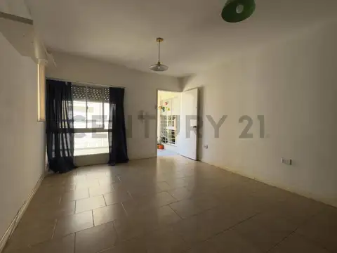 VENTA MONOAMBIENTE MORON CENTRO - Apto profesional - Patio - Ideal inversión o primera vivienda