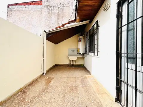Casa 3 ambientes con 2 baños