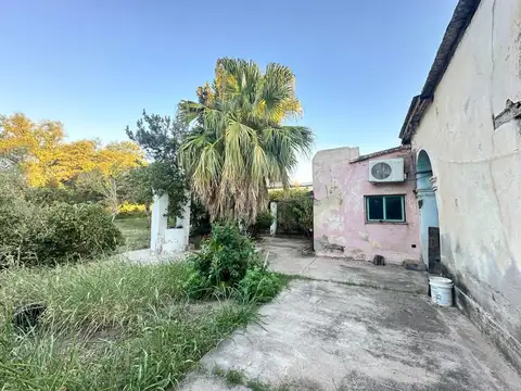 VENDE CASONA ANTIGUA LUJAN SAN LUIS 