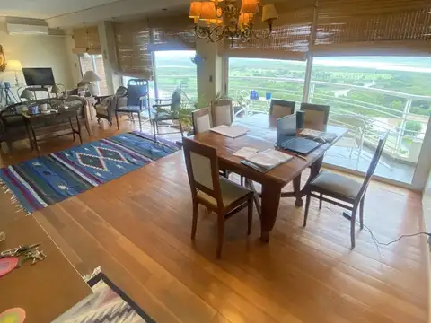 Departamento en Venta de 6 ambientes