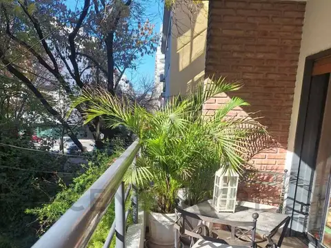 Venta Departamento 4 ambientes Tipo Casa + Habitación de Servicio + Balcón + Patio + Quincho + Parri