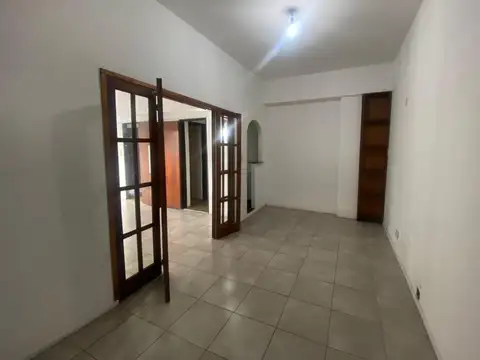 Peru 2500, Piso 2