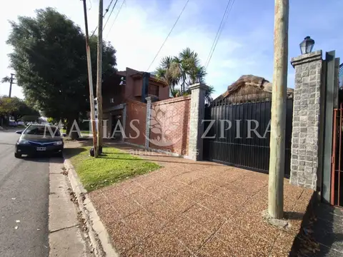 Casa en Venta en Castelar, USD 189.000