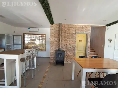 Casa 5 ambientes con 2 baños